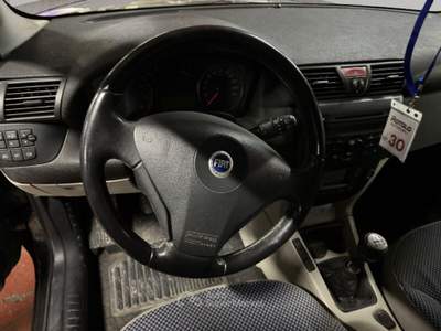 Fiat Stilo 1.6i 16V 5 porte Dynamic Nero usata Torino