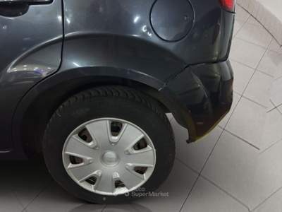Ford Fiesta Fiesta 1.2 16V 5p. Ghia Grigio usata Torino