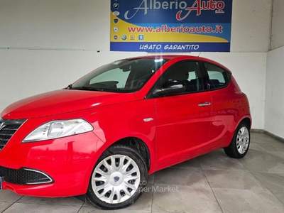 Lancia Ypsilon 1.2 69 CV 5 porte Gold Rosso usata ADRANO