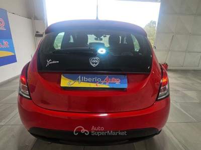 Lancia Ypsilon 1.2 69 CV 5 porte Gold Rosso usata ADRANO