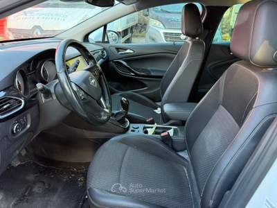 Opel Astra Opel Astra 1.6 Cdti S.W. Motore rotto Bianco usata Pompei