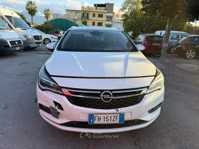 Opel Astra Opel Astra 1.6 Cdti S.W. Motore rotto Bianco usata Pompei