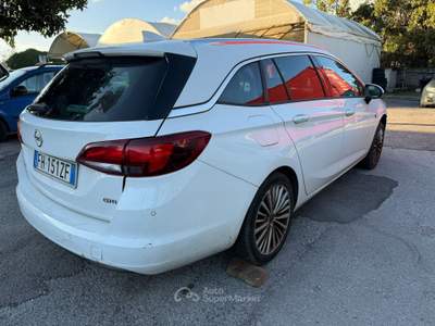 Opel Astra Opel Astra 1.6 Cdti S.W. Motore rotto Bianco usata Pompei