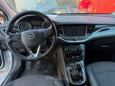 Opel Astra Opel Astra 1.6 Cdti S.W. Motore rotto Bianco usata Pompei