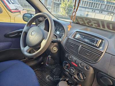 Fiat Punto Dynamic 5p. Blu/Azzurro usata GRADARA