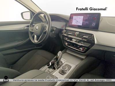 BMW Serie 5 520d 520d touring mhev 48v xdrive business auto Blu/Azzurro usata Assago