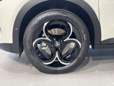 Alfa Romeo Junior 1.2 ibrida 136cv speciale edct6 Bianco usata Verona
