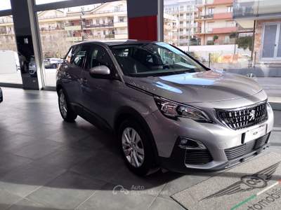 Peugeot 3008 S&S Business Grigio usata Isernia