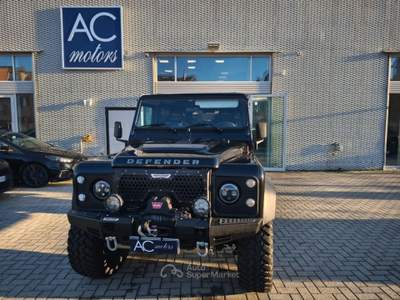 Land Rover Defender 90 2.4 TD4 Soft top E N1 Nero usata Savona