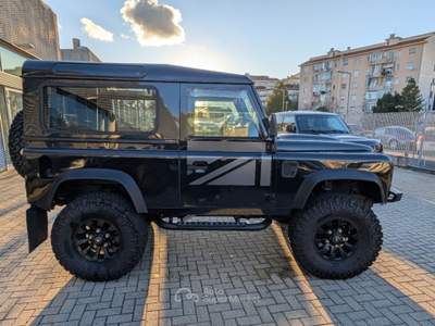 Land Rover Defender 90 2.4 TD4 Soft top E N1 Nero usata Savona