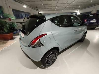 Lancia Ypsilon 1.0 FireFly 5 porte S&S Hybrid Gold Blu/Azzurro usata Riva presso Chieri