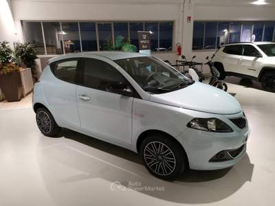 Lancia Ypsilon 1.0 FireFly 5 porte S&S Hybrid Gold Blu/Azzurro usata Riva presso Chieri
