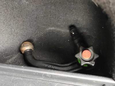 Volkswagen Passat Vettura dotata di gancio di traino estraibile a scomparsa Bianco usata montorfano