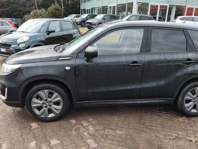 Suzuki Vitara Versione Cool 4x4 Nero usata montorfano