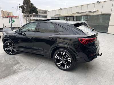 Audi Q3 Sportback 40 2.0 tdi Identity Black quattro S-LINE Nero usata Pomezia