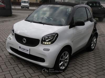 Smart ForTwo Fortwo III 2015 1.0 Passion 71cv twinamic Bianco usata Treviglio