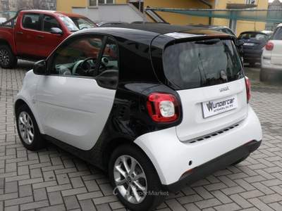Smart ForTwo Fortwo III 2015 1.0 Passion 71cv twinamic Bianco usata Treviglio