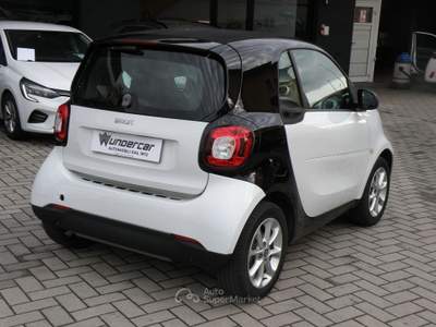 Smart ForTwo Fortwo III 2015 1.0 Passion 71cv twinamic Bianco usata Treviglio