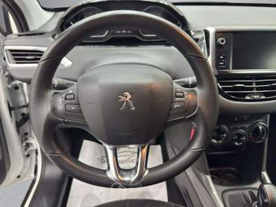 Peugeot 2008 PureTech 82 Active Bianco usata Grosseto