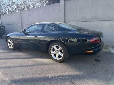 Jaguar XK Coupe 4.0 ASI Verde usata Cremona