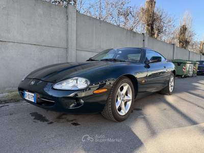 Jaguar XK Coupe 4.0 ASI Verde usata Cremona