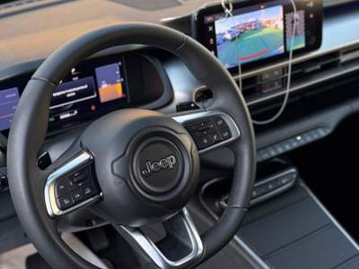 Jeep Avenger 100 CV MHEV Summit Nero usata SOMMA VESUVIANA