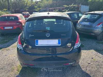 Lancia Ypsilon  - ypsilon 1.0 firefly hybrid gold s&s 70cv 5p.ti Nero usata Roma
