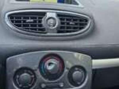 Renault Clio 20TH Bianco usata GRADARA