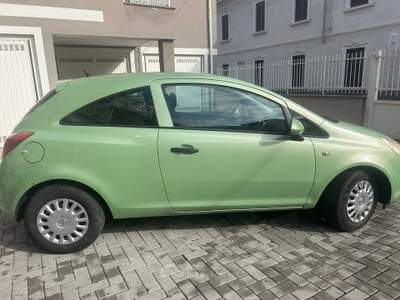 Opel Corsa neopatentati Verde usata Gallarate