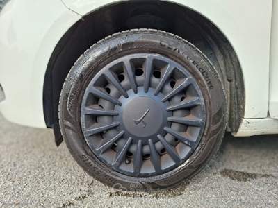 Lancia Ypsilon Ypsilon 1.0 FireFly 5p.S&S Hybrid Silver Bianco usata RIMINI