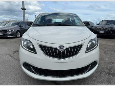 Lancia Ypsilon Ypsilon 1.0 FireFly 5p.S&S Hybrid Silver Bianco usata RIMINI