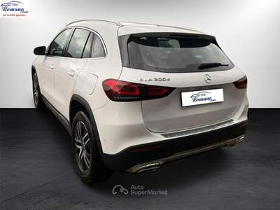 Mercedes-Benz GLA 200 d Automatic Sport Plus Bianco usata Sant'Anastasia