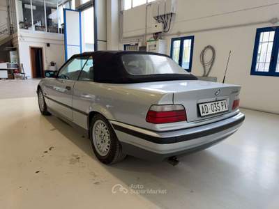 BMW Serie 3 320i 320 Serie 3 E36 Cabrio 320i Cabrio usata POMPIANO
