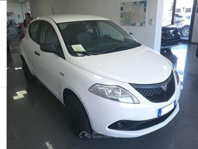 Lancia Ypsilon 0.9 t.air Elefantino Blu ecochic metano Bianco usata Formigine