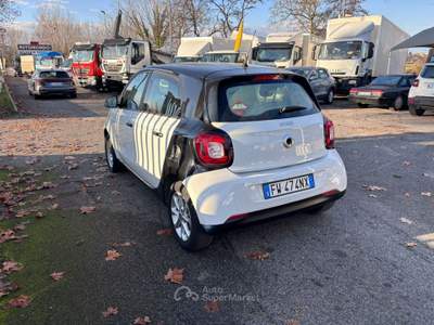 Smart ForFour 70 1.0 twinamic Passion Bianco usata Roma