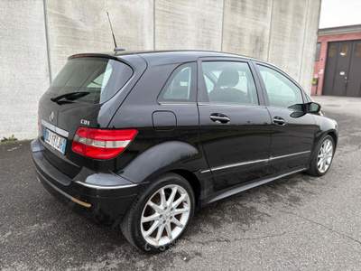 Mercedes-Benz Classe B 2.0 DIESEL 109CV *NEOPATENTATI* Nero usata Grumello del Monte