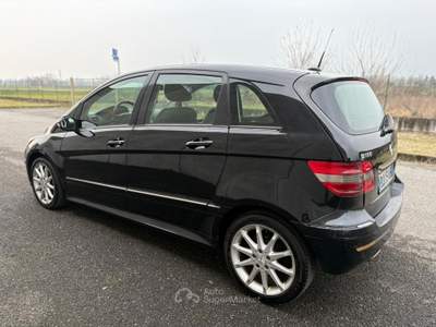 Mercedes-Benz Classe B 2.0 DIESEL 109CV *NEOPATENTATI* Nero usata Grumello del Monte