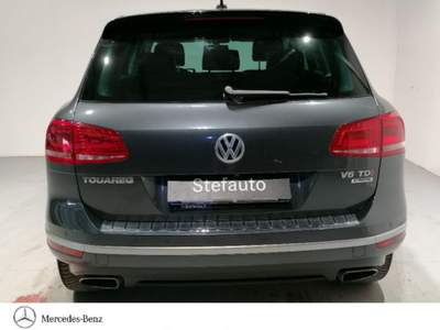 Volkswagen Touareg 3.0 TDI 262 CV tip. BlueMotion Technology Executiv Grigio usata Bologna