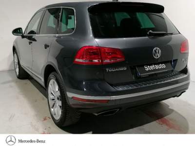 Volkswagen Touareg 3.0 TDI 262 CV tip. BlueMotion Technology Executiv Grigio usata Bologna