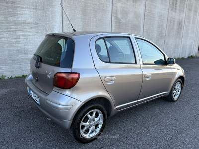 Toyota Yaris 1.3 Benzina 87CV *NEOPATENTATI* Grigio usata Grumello del Monte