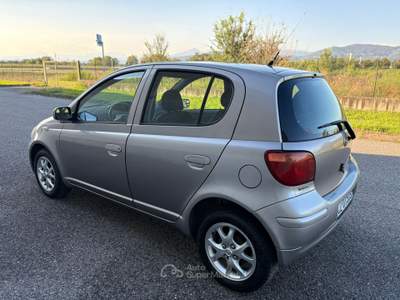 Toyota Yaris 1.3 Benzina 87CV *NEOPATENTATI* Grigio usata Grumello del Monte