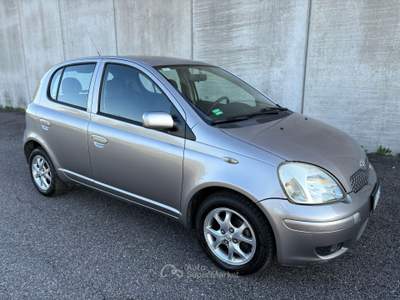 Toyota Yaris 1.3 Benzina 87CV *NEOPATENTATI* Grigio usata Grumello del Monte
