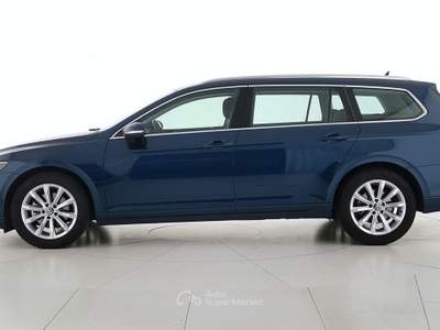 Volkswagen Passat variant 2.0 tdi scr evo 150cv business dsg Blu/Azzurro usata Orzinuovi