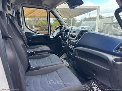 Iveco Daily DAILY 35C15 CENTINATO CON PEDANA  PASSO 4100 Bianco usata San Michele Salentino
