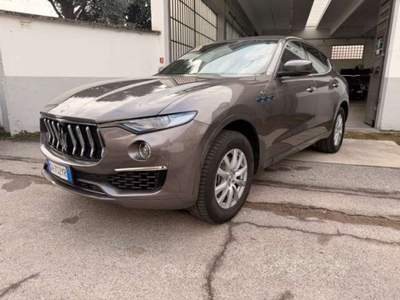 Maserati Levante Levante 2021 2.0 mhev Executive 330cv auto Grigio usata Desio