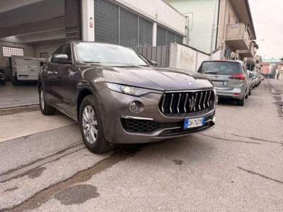 Maserati Levante Levante 2021 2.0 mhev Executive 330cv auto Grigio usata Desio