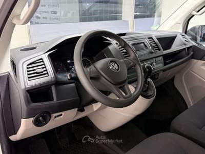 Volkswagen Multivan 2.0 TDI 102CV 9 posti Trendline Bianco usata Este