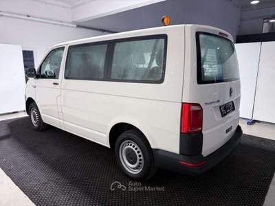 Volkswagen Multivan 2.0 TDI 102CV 9 posti Trendline Bianco usata Este