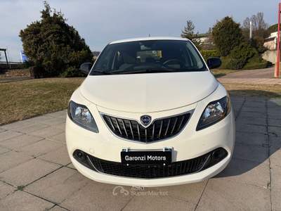 Lancia Ypsilon 1.0 FireFly 70cv S&S Hybrid SILVER Bianco usata Affi