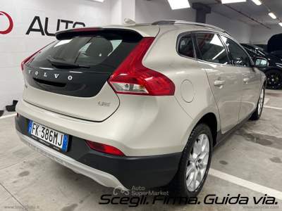 Volvo V40 Cross Country V40 Cross Country D2 Geartronic Business Beige usata Civita Castellana